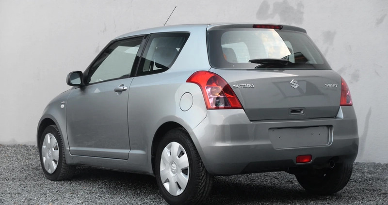 Suzuki Swift cena 8700 przebieg: 200000, rok produkcji 2009 z Jarocin małe 704